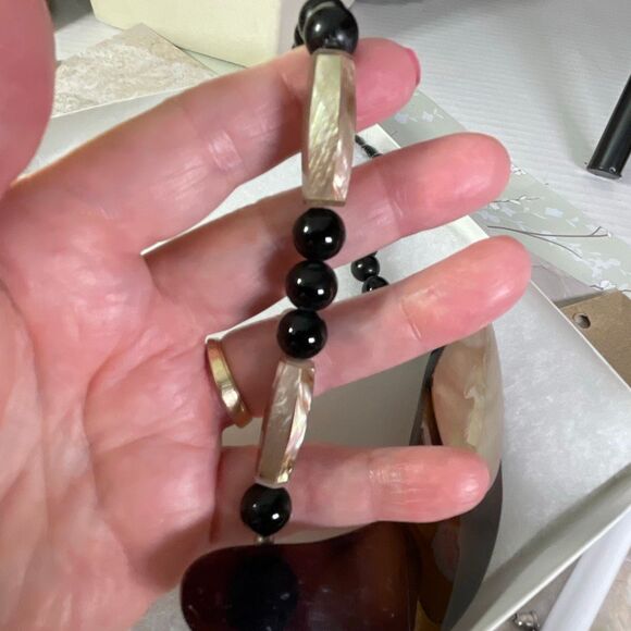 Vintage Karla Jordan art to wear mother of pearl glass necklace earrings set. - Picture 6 of 11